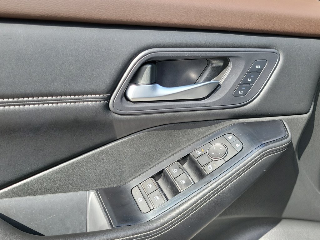 Certified 2023 Nissan Rogue SL w/ SL Premium Package AWD/4WD image 18