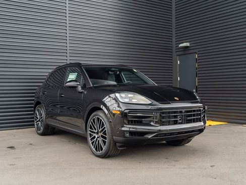 New 2026 Porsche Cayenne AWD/4WD image 7