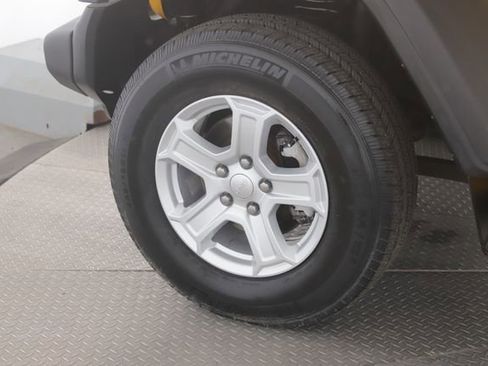 Used 2019 Jeep Wrangler Sport w/ Quick Order Package 24S AWD/4WD image 13