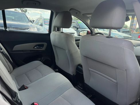 Used 2012 Chevrolet Cruze LT FWD image 16