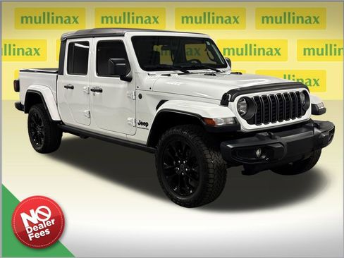 Used 2025 Jeep Gladiator Sport image 1