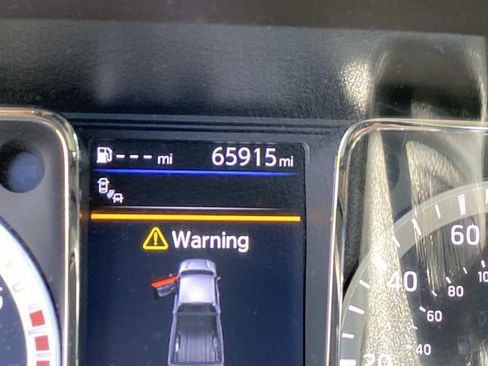Used 2019 Nissan Titan SL AWD/4WD image 34