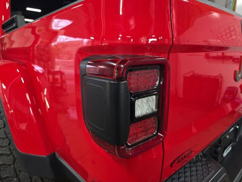 Used 2021 Jeep Gladiator Mojave AWD/4WD image 34