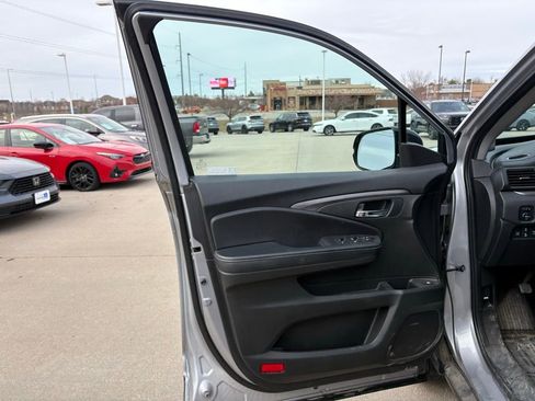 Used 2021 Honda Ridgeline Sport image 9