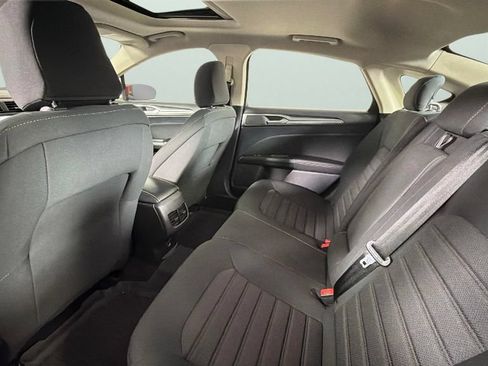 Used 2020 Ford Fusion SE FWD image 28