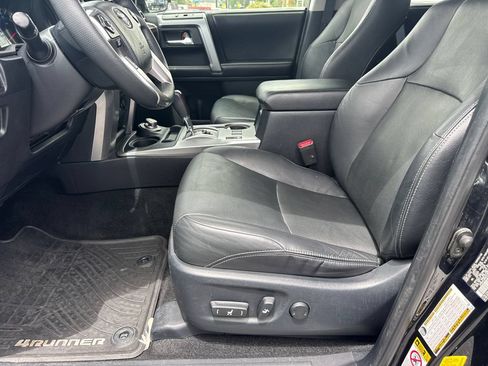 Used 2016 Toyota 4Runner Limited AWD/4WD image 10