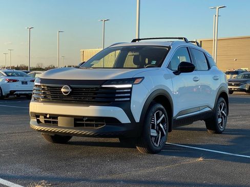 New 2026 Nissan Kicks SV w/ SV Premium Package FWD image 8