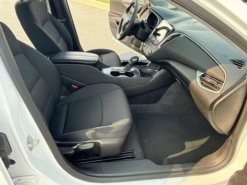 Used 2024 Chevrolet Malibu LT FWD image 19