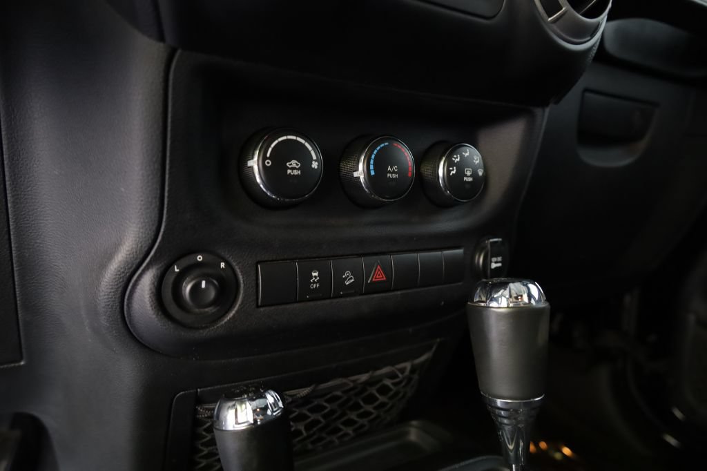 Used 2014 Jeep Wrangler Unlimited Sport w/ Quick Order Package 24S AWD/4WD image 22