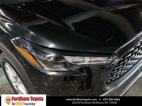 Used 2024 Toyota Corolla Cross LE w/ Moonroof Package AWD/4WD image 8