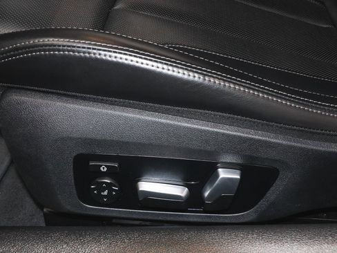 Used 2025 BMW 840i xDrive Coupe w/ Driving Assistance Package image 19