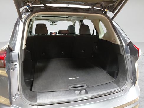 Used 2025 Nissan Rogue SV w/ SV Premium Package AWD/4WD image 13
