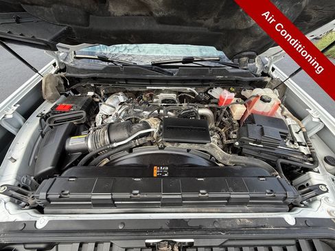 Used 2025 Chevrolet Silverado 2500 LT AWD/4WD image 46
