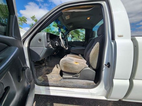 Used 2002 Chevrolet Silverado 2500 2WD Regular Cab image 15