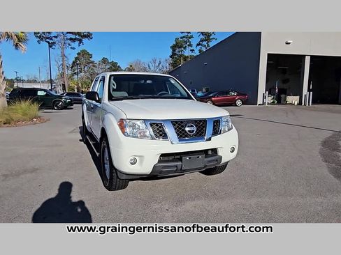 Used 2020 Nissan Frontier SV image 19
