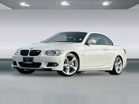 Used 2013 BMW 335i Convertible image 34
