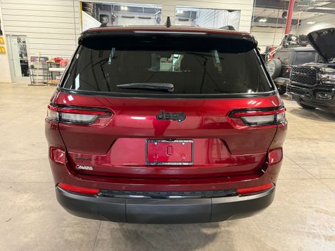 Used 2025 Jeep Grand Cherokee L Altitude AWD/4WD image 31