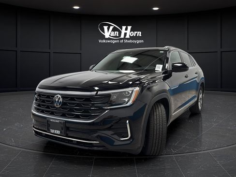 Used 2024 Volkswagen Atlas Cross Sport SEL R-Line AWD/4WD image 3