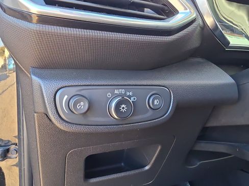 Used 2022 Chevrolet TrailBlazer LT image 24