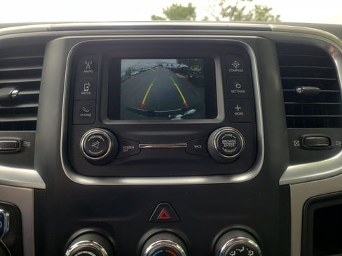 Used 2018 RAM 1500 Classic SLT AWD/4WD image 28