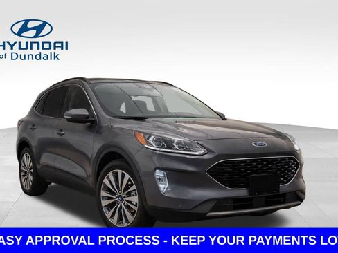 Used 2020 Ford Escape Titanium w/ Titanium Premium Package 2.0 FWD image 3