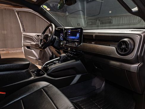 Used 2024 Chevrolet Colorado Trail Boss image 15