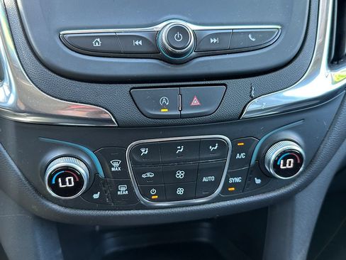 Used 2024 Chevrolet Equinox LT FWD image 31