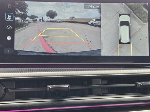 Used 2025 Hyundai Santa Fe Calligraphy AWD/4WD image 17