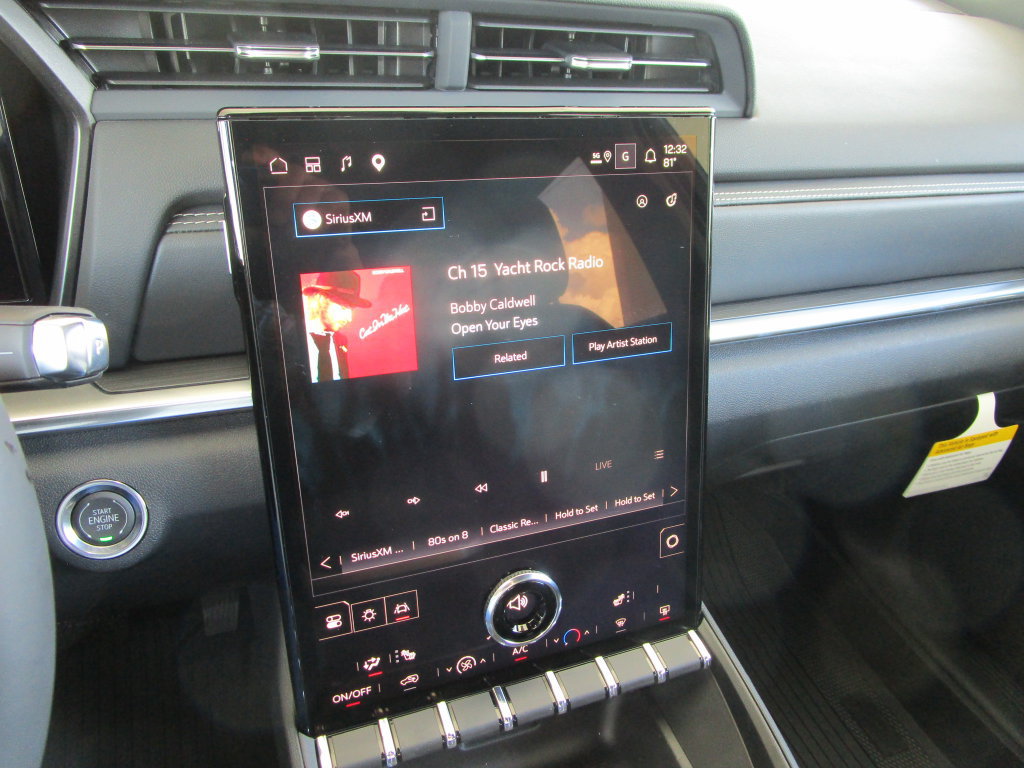 New 2027 GMC Terrain Elevation w/ LPO, Floor Liner Package FWD image 26