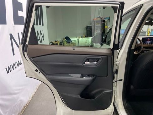 Certified 2023 Nissan Rogue SV w/ SV Premium B Package AWD/4WD image 23