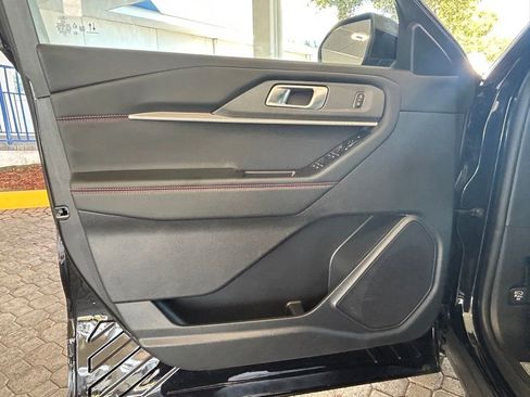 Certified 2025 Ford Explorer ST-Line image 35