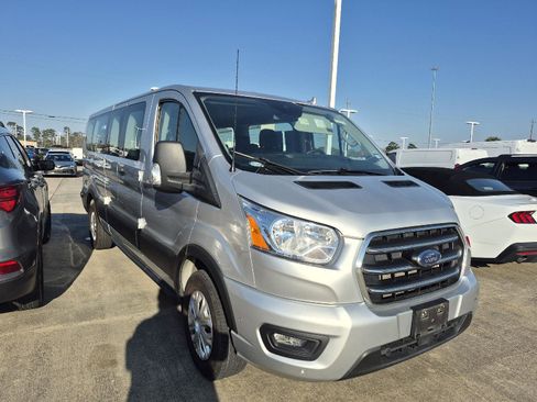 Used 2020 Ford Transit 350 XLT image 2