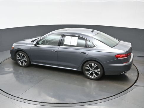 Used 2021 Volkswagen Passat 2.0T SE FWD image 33