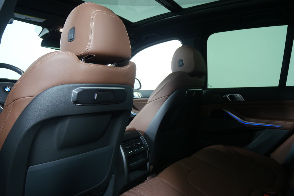 Certified 2025 BMW X5 sDrive40i w/ Premium Package RWD image 17