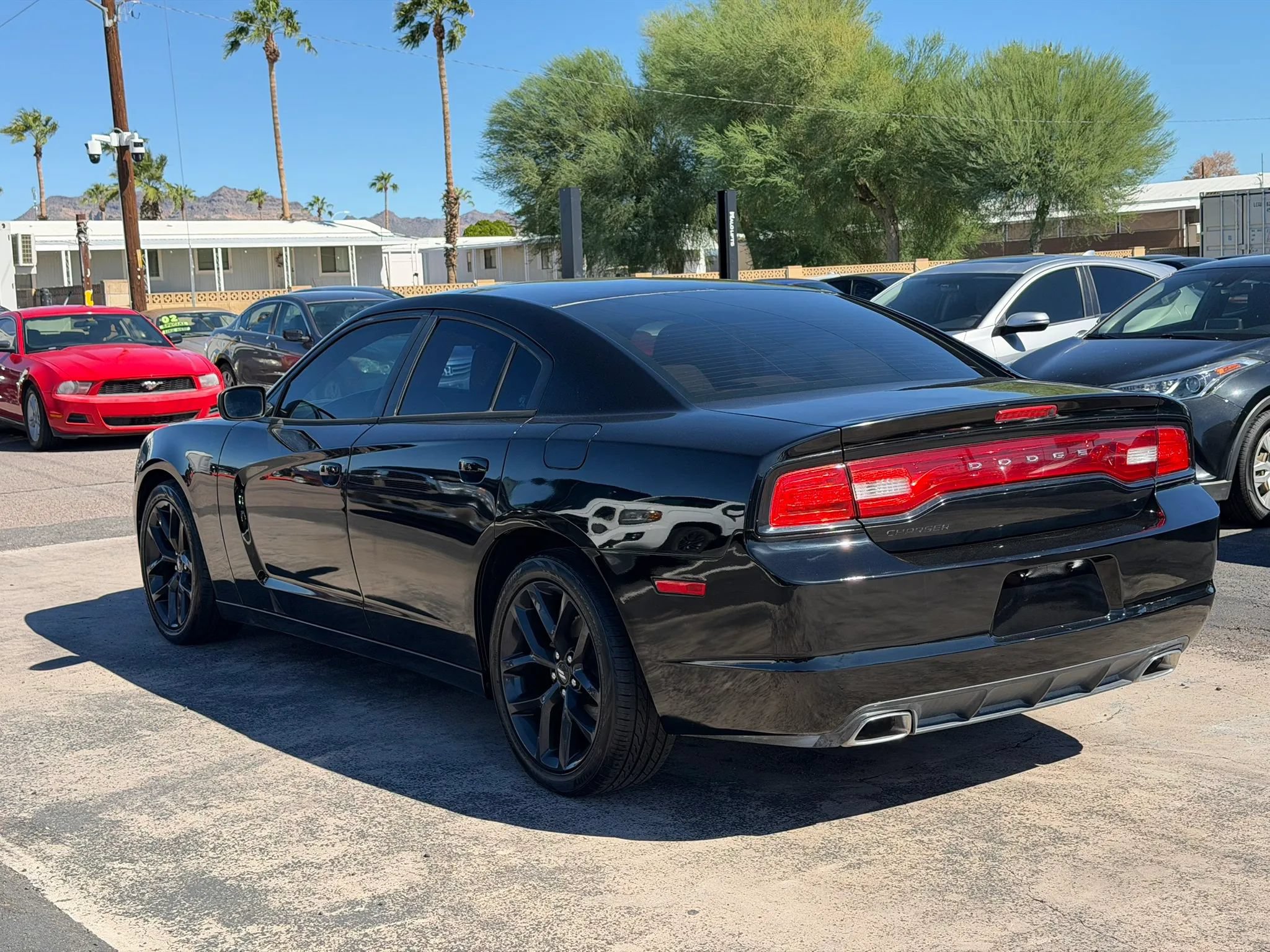 Used 2013 Dodge Charger SE RWD image 5