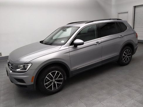 Used 2021 Volkswagen Tiguan SE w/ Panoramic Sunroof Package AWD/4WD image 2