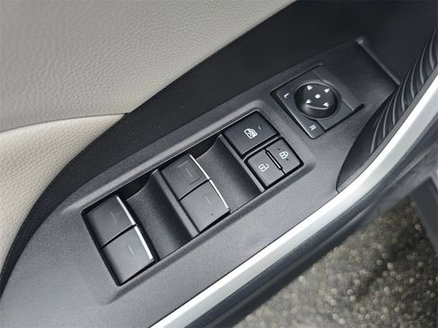 Used 2025 Toyota RAV4 XLE image 20