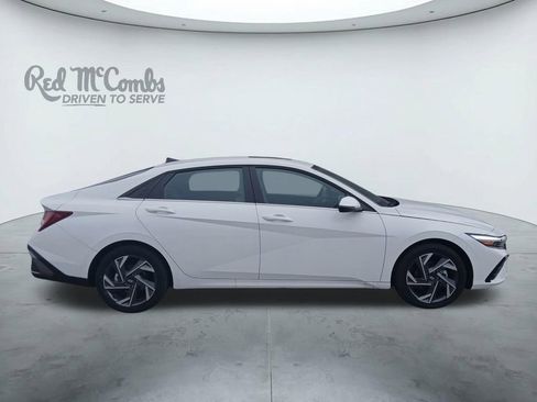 New 2025 Hyundai Elantra Limited FWD image 6