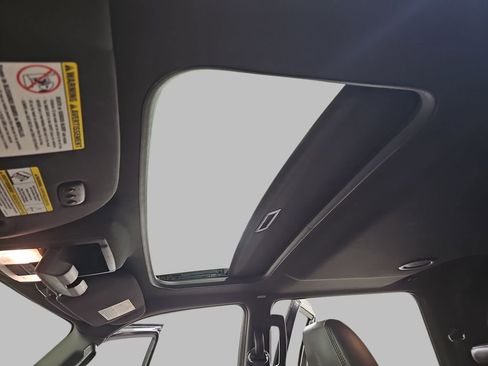 Used 2011 Lincoln Navigator L 4WD image 37