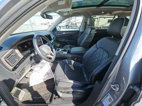 Used 2024 Volkswagen Atlas SEL Premium R-Line image 6