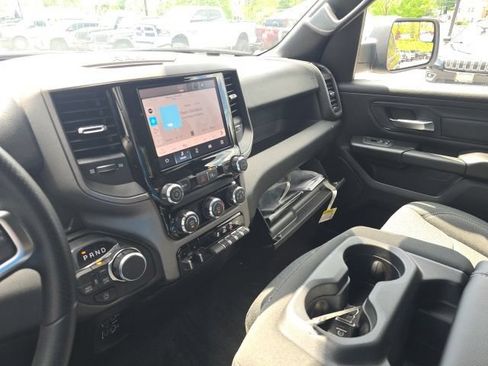 New 2026 RAM 1500 Express AWD/4WD image 23