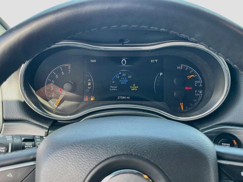 Certified 2022 Jeep Grand Cherokee Laredo X RWD image 12