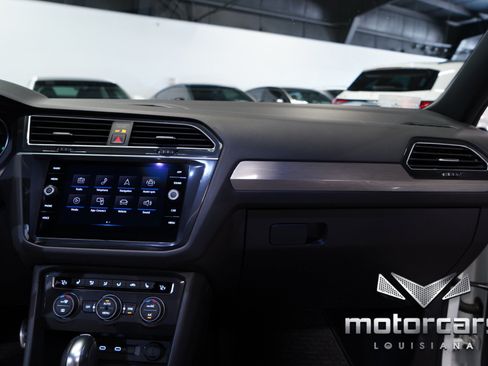 Used 2021 Volkswagen Tiguan SE R-Line FWD image 35