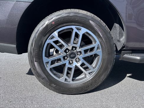 New 2025 Ford Expedition Active image 19