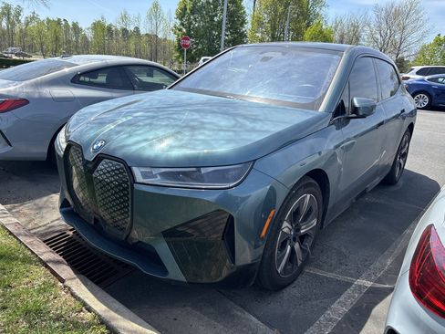 Used 2023 BMW iX xDrive50 w/ Premium Package image 13