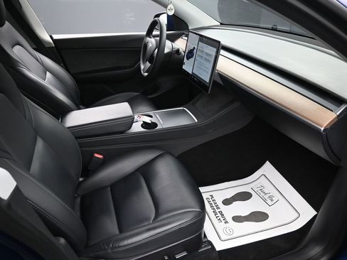 Used 2021 Tesla Model Y 2WD image 32