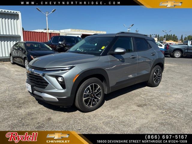 Used 2026 Chevrolet TrailBlazer LT FWD image 1