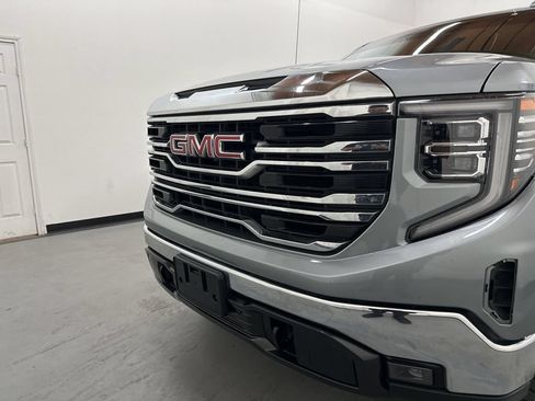 Used 2023 GMC Sierra 1500 SLT AWD/4WD image 19