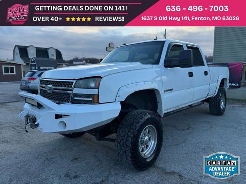 Used 2005 Chevrolet Silverado 2500 LT w/ Heavy-Duty Power Package image 1