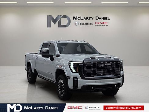 Used 2024 GMC Sierra 3500 Denali Ultimate image 1